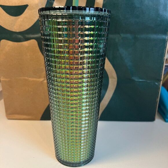 Starbucks 2022 Iridescent Venti Tumbler Holiday 24 oz/710 ml NWT - Picture 4 of 4